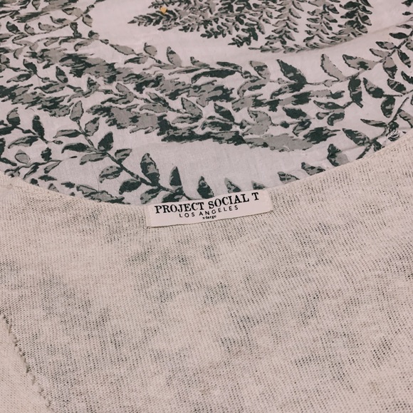 Flowy white boho top XL - Picture 4 of 4